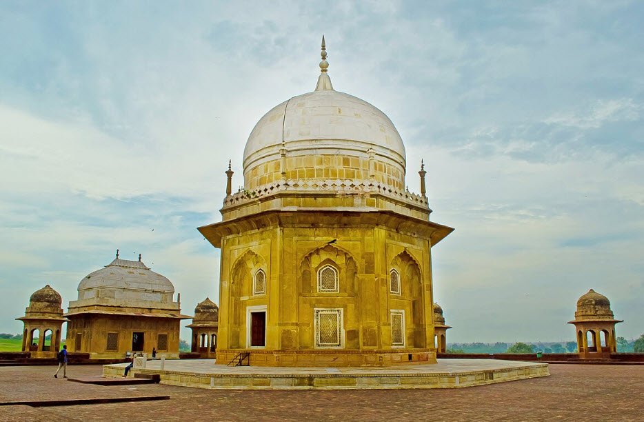 Sheikh Chilli Tomb, Kurukshetra, Haryana - Vushii.com Sheikh Chilli Tomb, Kurukshetra, Haryana - Vushii.com